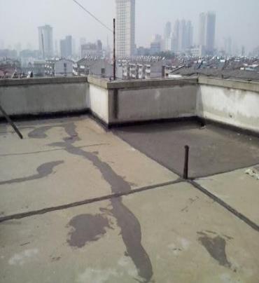 龙马潭漏水维修 楼顶漏水是什么原因，楼顶漏水维修方法是什么?
